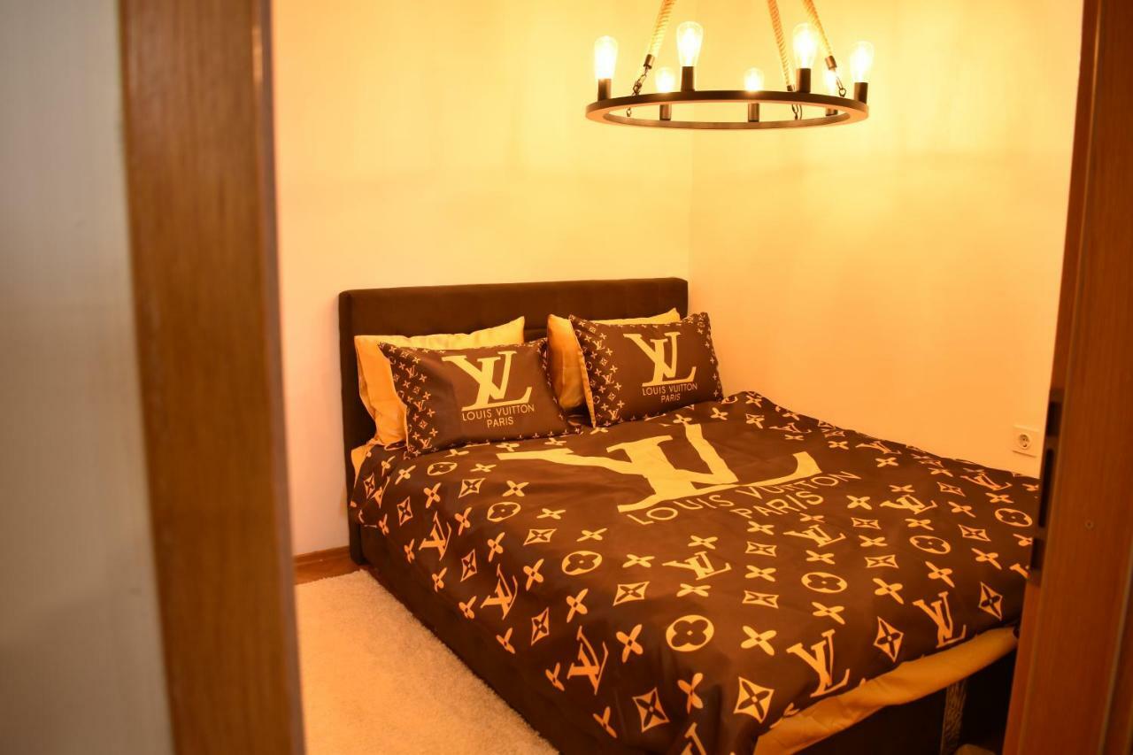 Naumovski Apartments سكوبجي المظهر الخارجي الصورة